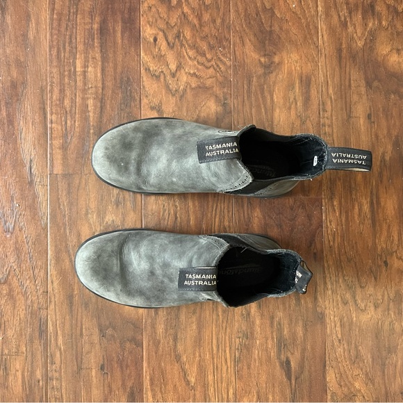 Women’s High Top Blundstone Boots - Picture 3 of 5